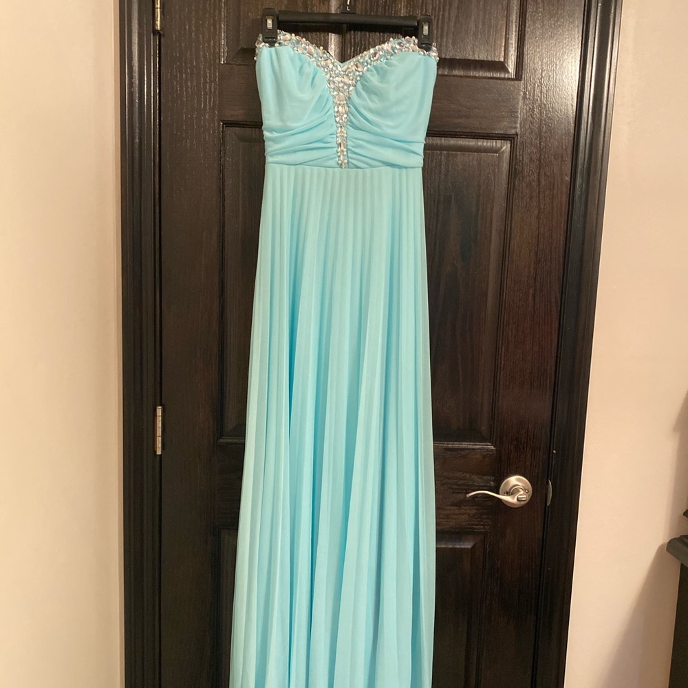 Embellished Sweetheart Neck Maxi Dress